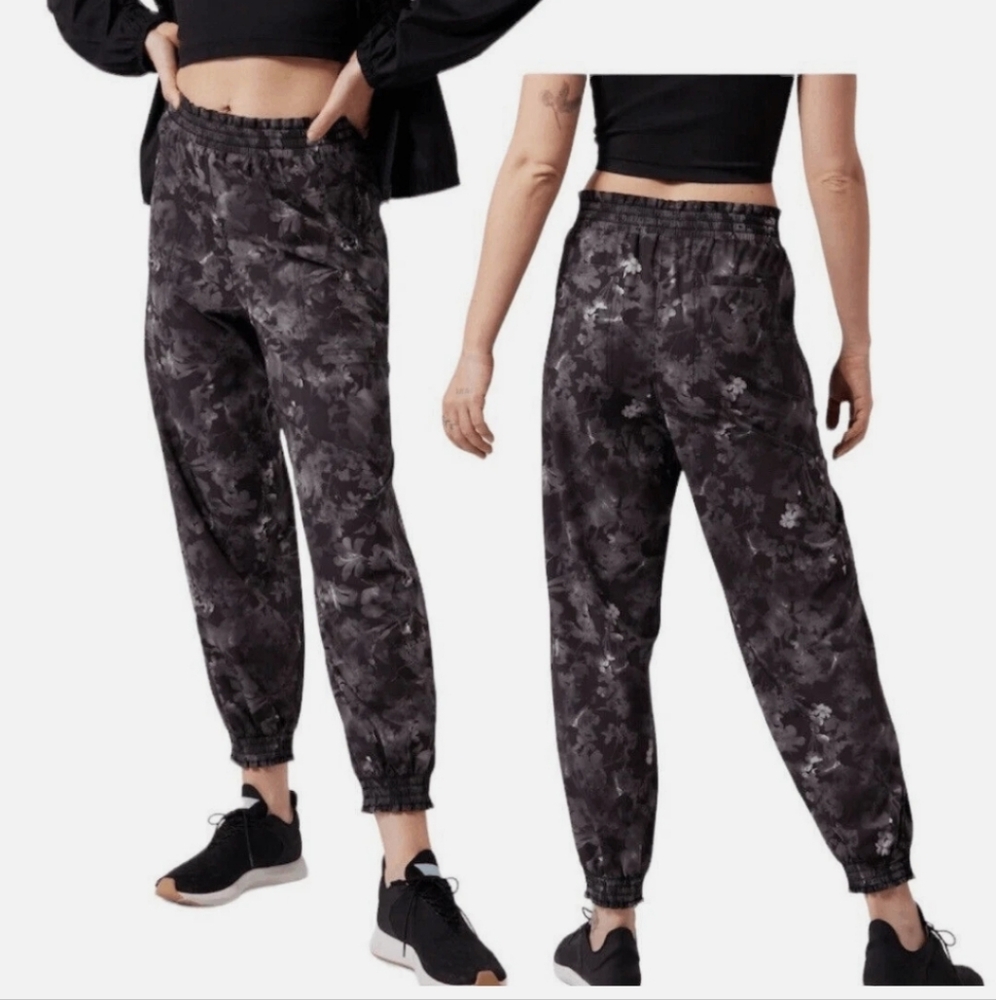 ATHLETA Savannah Jogger In Lumen Floral - Size 8 🆕